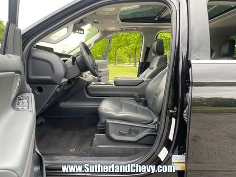 Used 2025 Ford Expedition Max Active AWD/4WD image 17