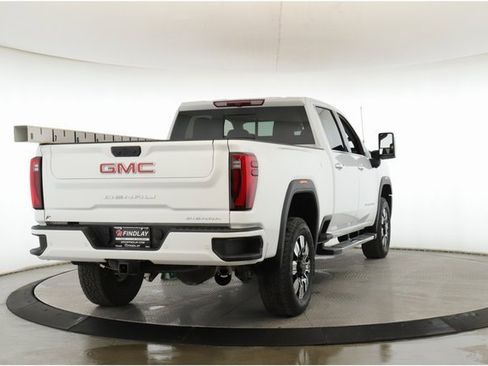 Used 2025 GMC Sierra 2500 Denali image 7