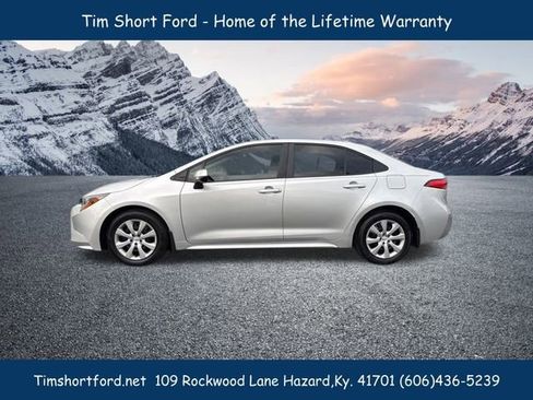 Used 2025 Toyota Corolla LE image 4