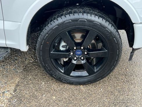 Used 2019 Ford F150 Lariat image 9