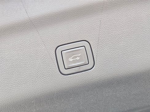 Used 2025 GMC Yukon AT4 Ultimate AWD/4WD image 36
