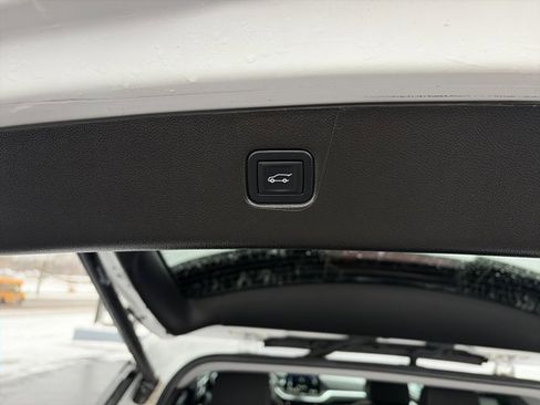 Used 2023 Chevrolet Blazer LT w/ Convenience Package image 6