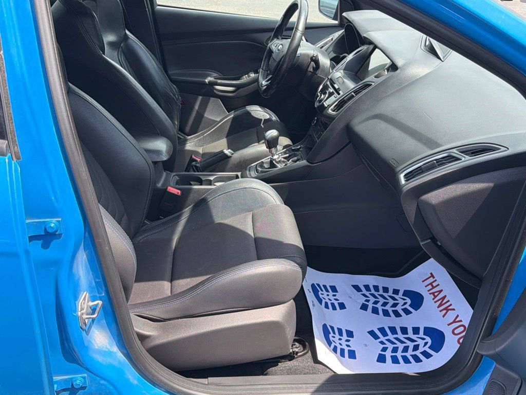 Used 2017 Ford Focus RS AWD/4WD image 13
