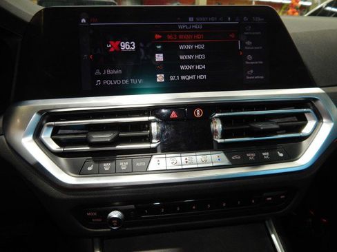 Used 2021 BMW 330i xDrive Sedan w/ Premium Package image 27