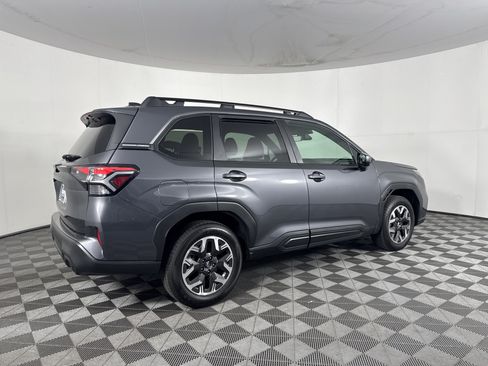 Used 2026 Subaru Forester Premium AWD/4WD image 5