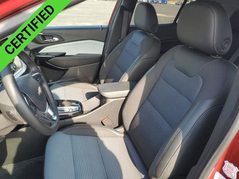 Used 2025 Chevrolet Trax LT w/ LT Convenience Package image 19