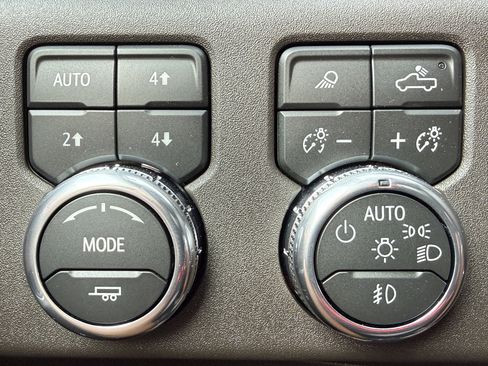 New 2026 GMC Sierra 3500 SLT w/ SLT Premium Package image 34