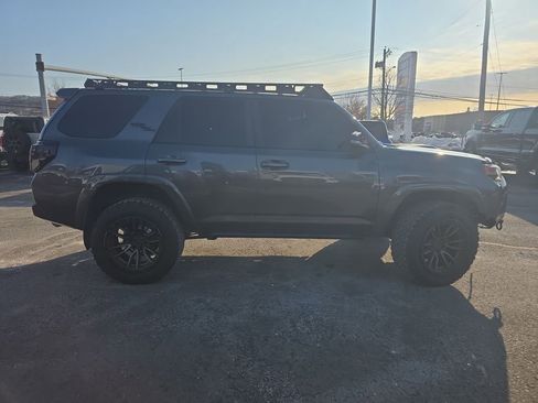 Used 2018 Toyota 4Runner TRD Off-Road Premium image 8