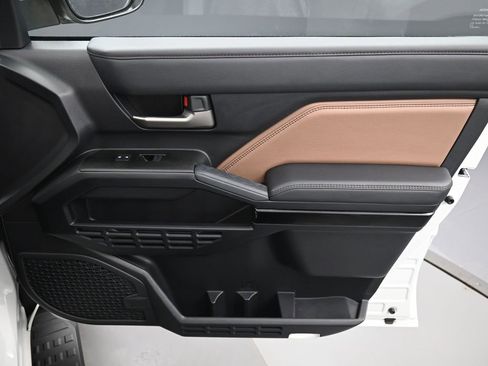 Certified 2025 Toyota 4Runner Limited image 39