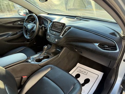 Used 2017 Chevrolet Malibu LT w/ Leather Package image 15