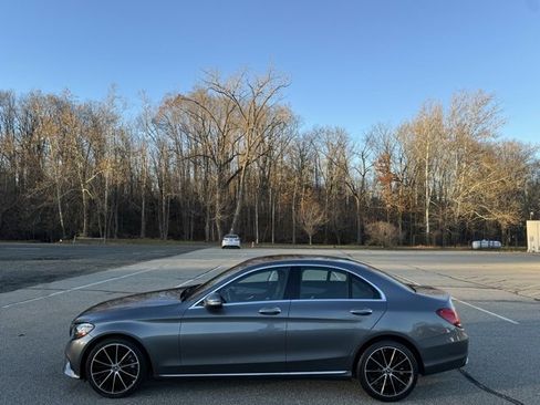 Used 2021 Mercedes-Benz C 300 Sedan w/ Premium Package image 7