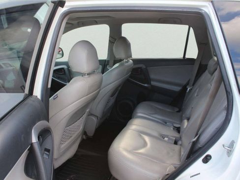 Used 2006 Toyota RAV4 Limited w/ Tow Prep Pkg AWD/4WD image 7