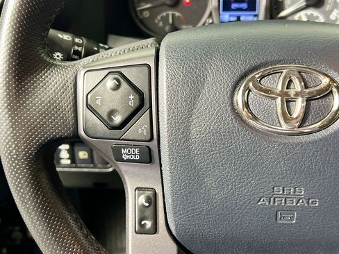 Used 2019 Toyota Tacoma TRD Sport image 18