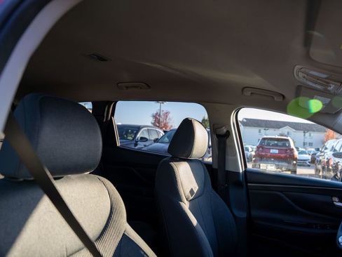 Used 2019 Hyundai Santa Fe SE image 12