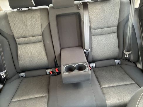 Used 2025 Nissan Rogue SV FWD image 40
