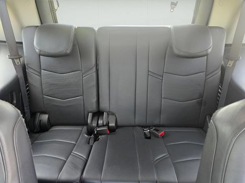 Used 2019 Cadillac Escalade Luxury AWD/4WD image 13