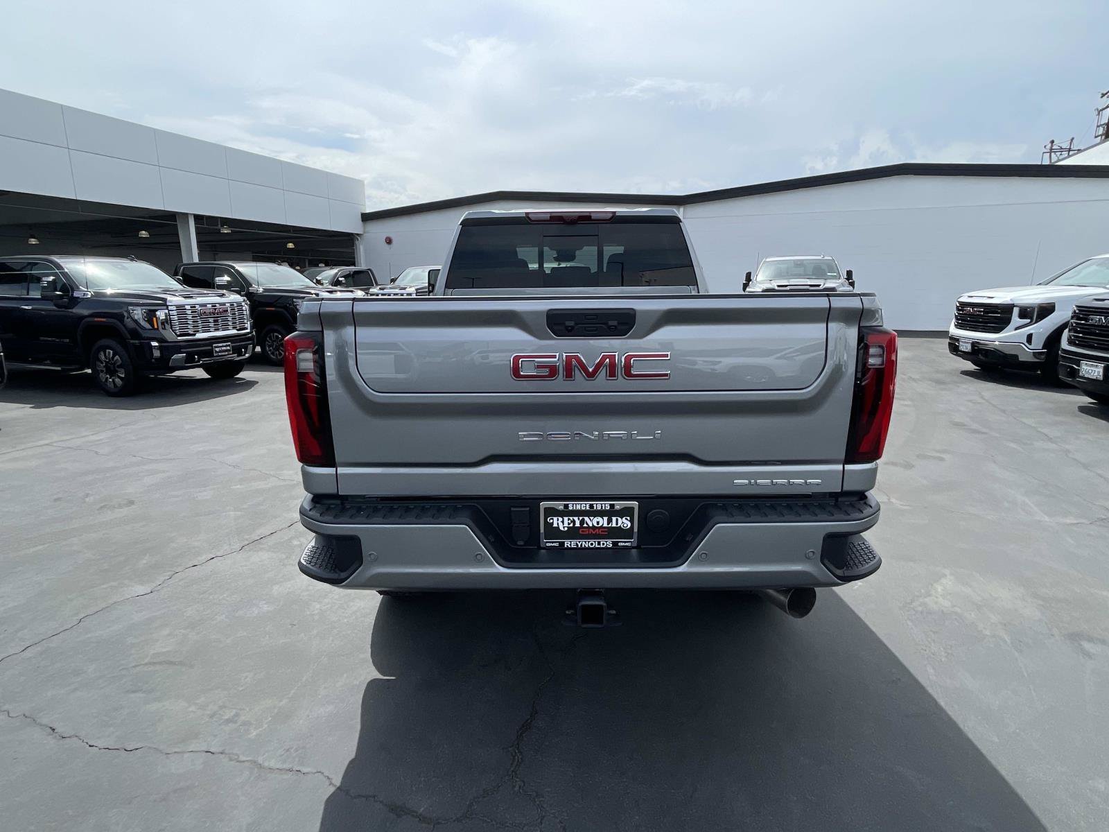 New 2026 GMC Sierra 2500 Denali w/ Denali Reserve Package AWD/4WD image 6