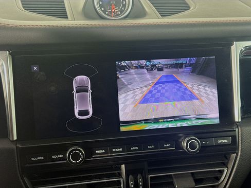 Used 2020 Porsche Macan S w/ Premium Package Plus image 19