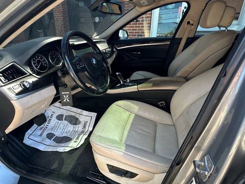 Used 2011 BMW 528i Sedan RWD image 6
