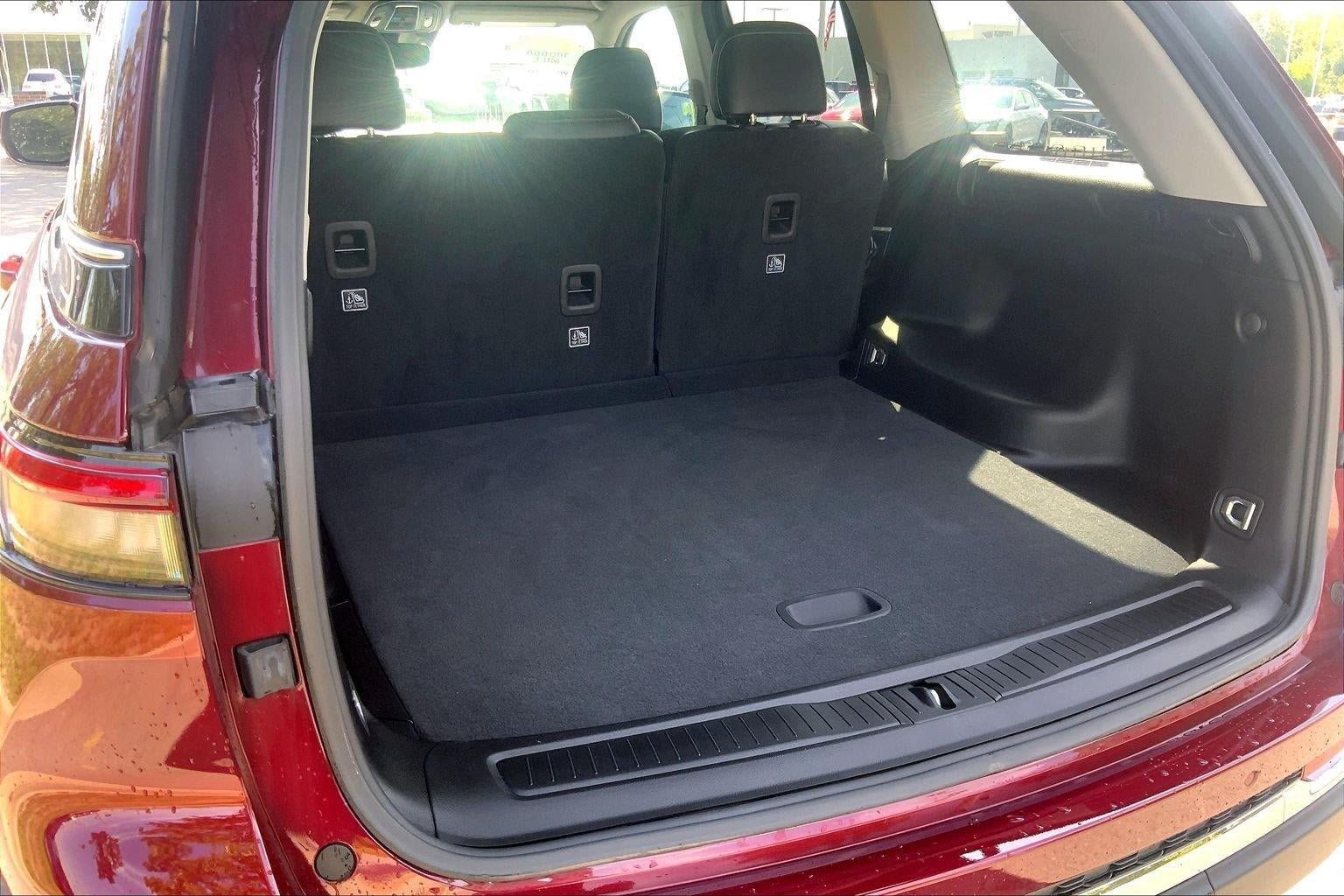 Used 2023 Jeep Grand Cherokee Limited AWD/4WD image 4