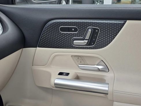 Used 2025 Mercedes-Benz GLA 250 image 16