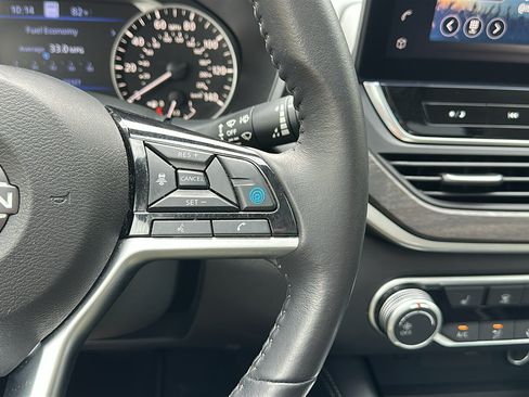 Certified 2024 Nissan Altima 2.5 SV w/ SV Premium Package AWD/4WD image 17
