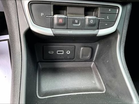 Used 2022 GMC Terrain SLE w/ Driver Convenience Package AWD/4WD image 33