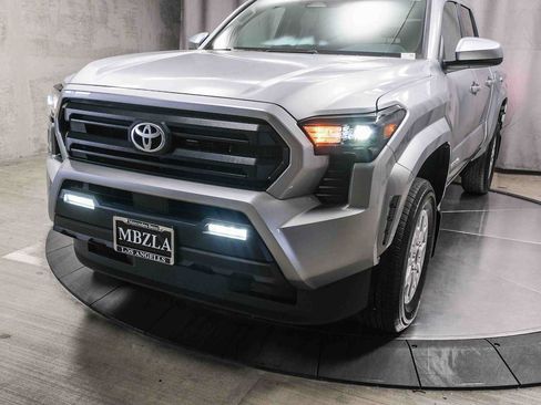 Used 2025 Toyota Tacoma SR5 RWD image 12