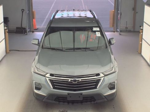 Used 2023 Chevrolet Traverse LT AWD/4WD image 3