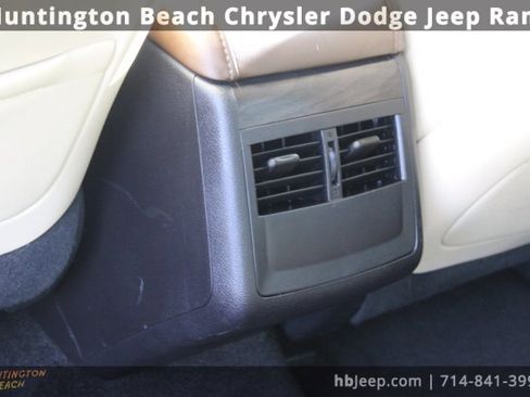 Used 2016 Toyota Avalon XLE Premium image 36