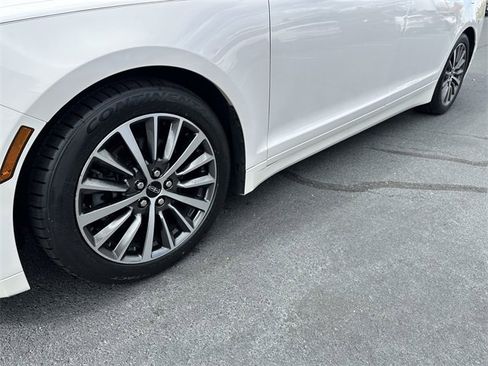 Used 2019 Lincoln MKZ Reserve image 12
