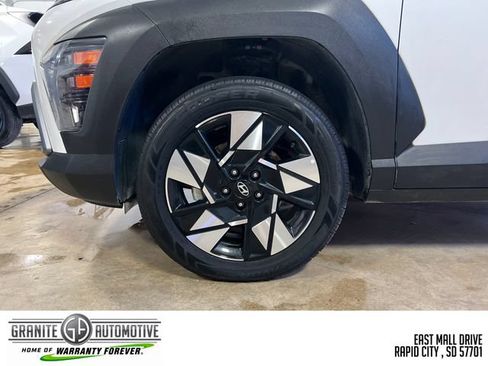 Used 2025 Hyundai Kona SEL AWD/4WD image 10