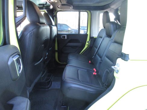 Used 2023 Jeep Wrangler Unlimited Sahara w/ LED Lighting Group AWD/4WD image 13
