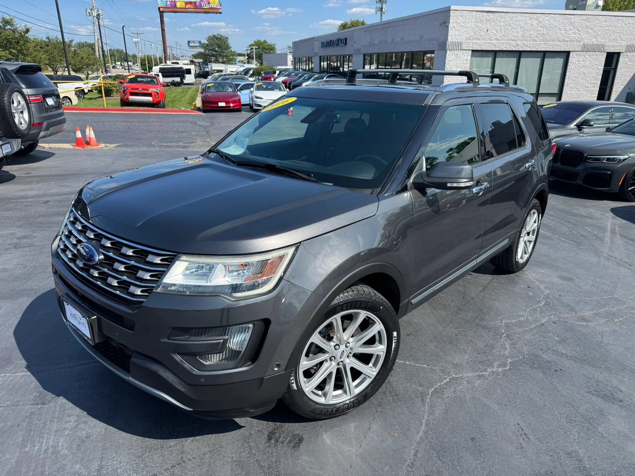 Used 2016 Ford Explorer Limited w/ Equipment Group 301A AWD/4WD image 1