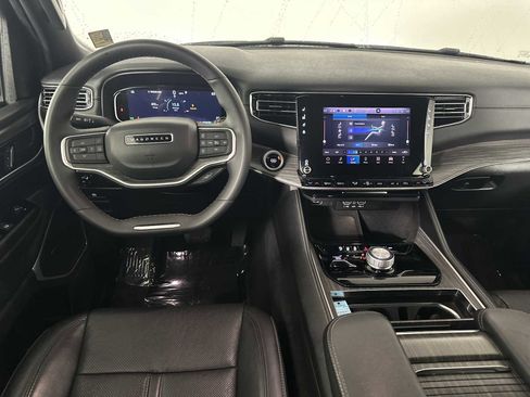 Used 2024 Jeep Wagoneer L Series II w/ Flexible Seating Group AWD/4WD image 26