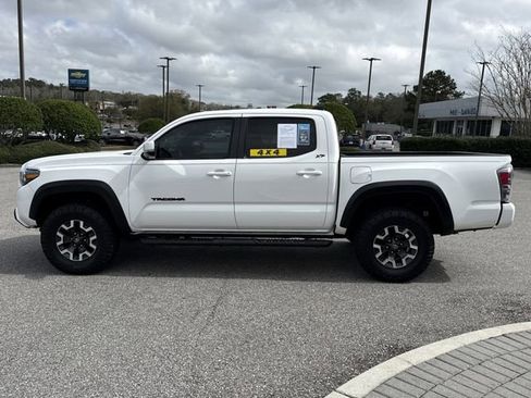 Used 2023 Toyota Tacoma TRD Off-Road w/ TRD Premium Off Road Package image 6