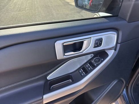 Certified 2023 Ford Explorer Limited w/ Limited Technology Package AWD/4WD image 8
