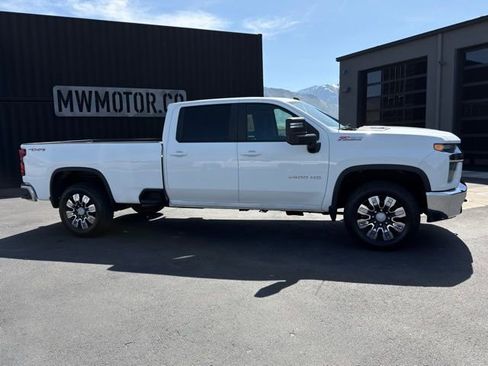 Used 2020 Chevrolet Silverado 3500 LT AWD/4WD image 10
