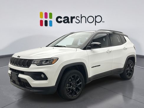 Used 2023 Jeep Compass Latitude w/ Sun and Sound Group AWD/4WD image 1