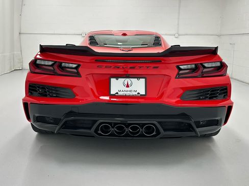 Used 2025 Chevrolet Corvette Z06 RWD image 7