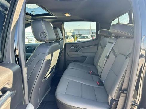 Used 2025 Chevrolet Colorado ZR2 w/ Technology Package image 10