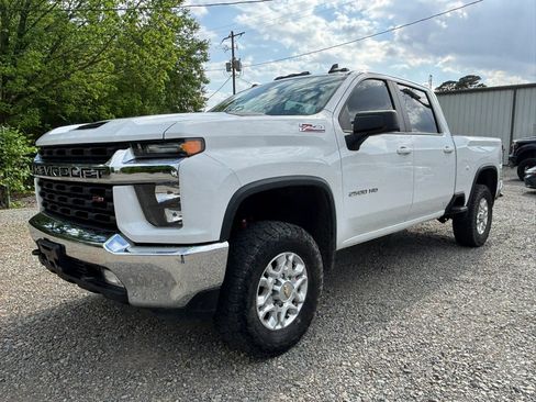 Used 2023 Chevrolet Silverado 2500 LT w/ Convenience Package AWD/4WD image 3