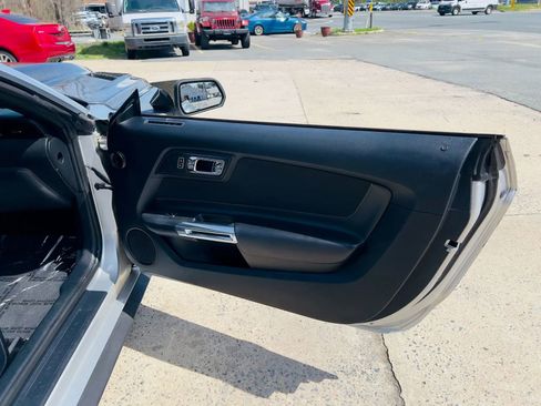 Used 2015 Ford Mustang Convertible w/ Equipment Group 051A image 20