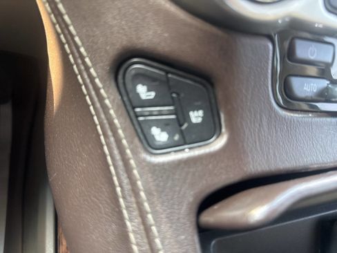 Used 2015 Chevrolet Suburban LTZ AWD/4WD image 42