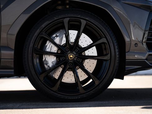 Used 2021 Lamborghini Urus image 42