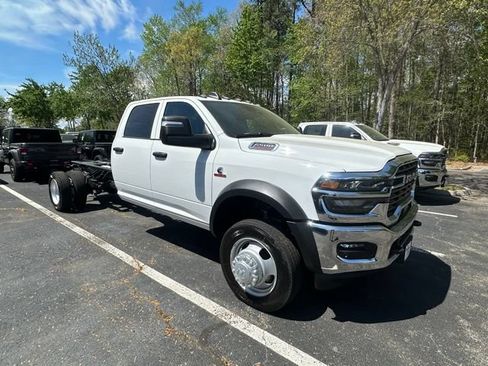 New 2026 RAM 5500 Tradesman w/ Chrome Appearance Group AWD/4WD image 8