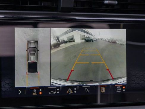 Used 2025 GMC Sierra 1500 AT4X image 9