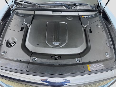 Used 2024 Cadillac Lyriq Sport image 32