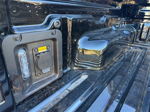 New 2025 Ford Maverick XLT w/ XLT Luxury Package image 17