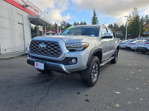 Certified 2023 Toyota Tacoma TRD Off-Road image 3